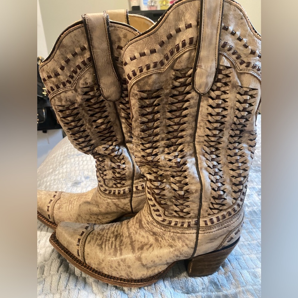 Coral women’s size 9M leather boots